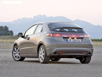 KOUPÍM Honda Civic 8g 1.8 i-Vtec, manuál