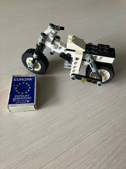 Stará motorka lego