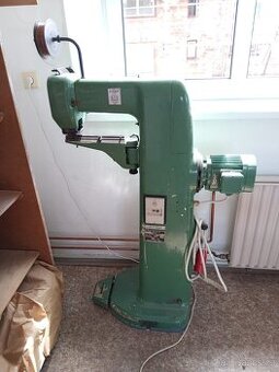 Rohový šicí stroj Polygraph 790/2
