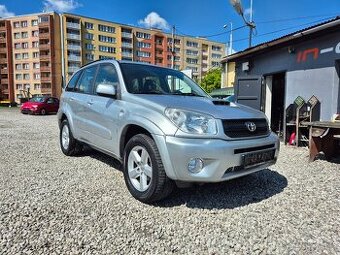 Toyota RAV4 2.0D-4D,85KW,4x4,KLIMA,BEZ KOROZE,R.V.2005