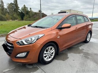 Prodám Hyundai i30 combi 1.6 - 88kw DOHC Benzin KM 71000