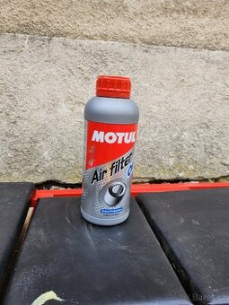 Olej na vzduchové filtry Motul - 1