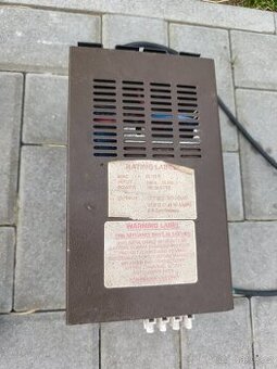 Transformátor 12V 8 A
