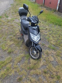 Elektro skútr RacceWay E-Fichtl