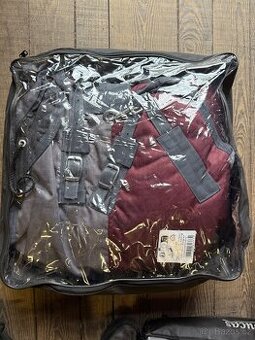 Deka výběhová HKM Yukon Highneck, 135cm
