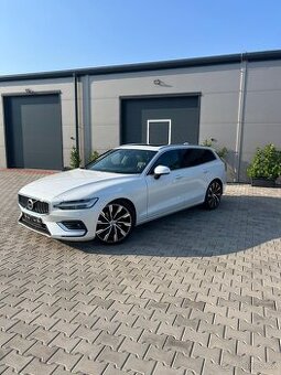 Volvo V60, D4, AWD, 360° kamery, nez. topení, DPH