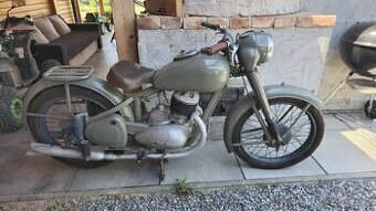 Jawa 250 pérák voják