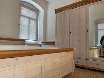 Kompletní ložnice GUSTAV, 5dveřová skříň, celomasiv