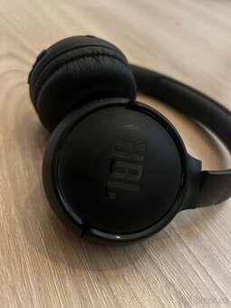 JBL sluchátka