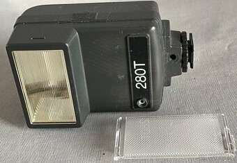 ELEKTRONICKÝ BLESK-REVUE 280T