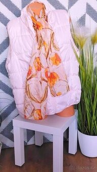 LEHOUNKÁ PROŠÍVANÁ VESTA S ŠÁTKEM-INFINITY- vel. 48