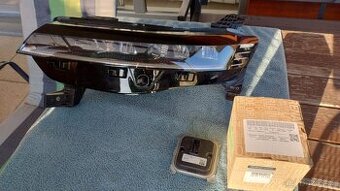 Renault Megane v-tech Elektro přední levé světlo.