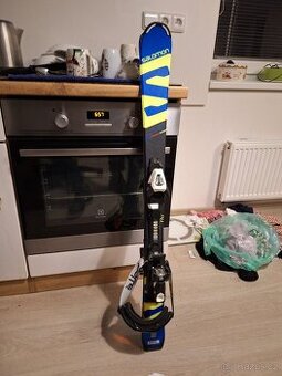 Nové nepoužité dětské lyže