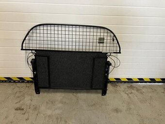 Dělící přepážka