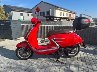 Stylový retro skútr CLS Veracruz 125i 1118 km