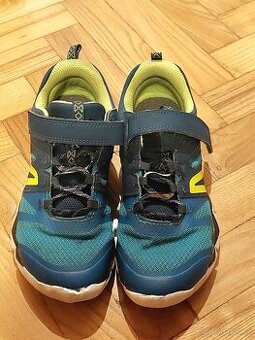 Chlapecké sportovní boty vel. 35