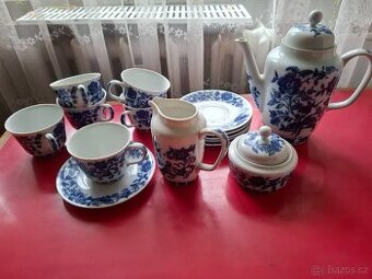 Kávový servis s dekorem v kobaltové modři