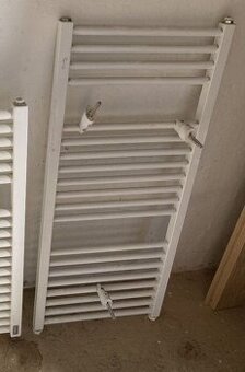 Koupelnový teplovodní radiátor - žebříček