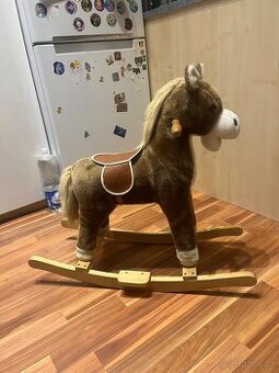 houpaci hrajici konik