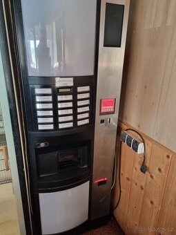 Mincovní automat na kávu