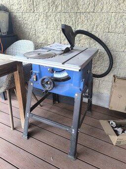 Stolní cirkulárka s odsáváním – funkční