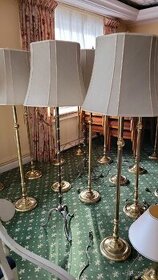 Hotelové stojaté vysoké lampy mosazne