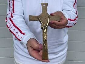 Starý bronzový kříž s Ježíšem - 1