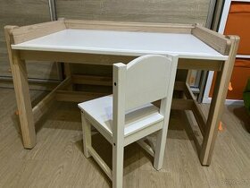 rostoucí stůl Ikea