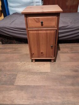 Ikea noční stolek Hemnes Leksvik