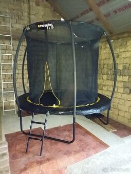Trampolina 2,44m s nosnosti 200