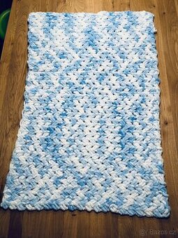 Krasna pletena deka 100 x 65 cm