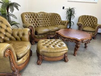 ♣Barokní vyřezávaná souprava CHESTERFIELD 3+1+1+taburet+stůl