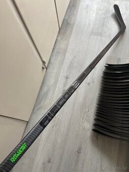 Hokejka CCM Trigger 6 P29 85flex levá ZÁRUKA