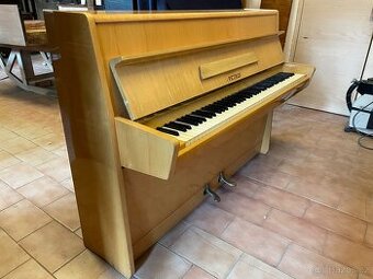 Piano Petrof