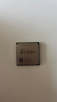 AMD Ryzen 3 Pro 3200 GE - 1