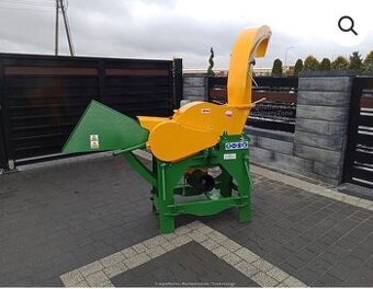 Štěpkovač větví na traktor