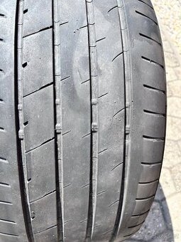 Pneu Bridgestone dvourozměrná 275/35 RF21 99Y 245/40RF21 99Y