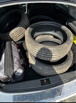 Zánovní gumy 205/40R18
