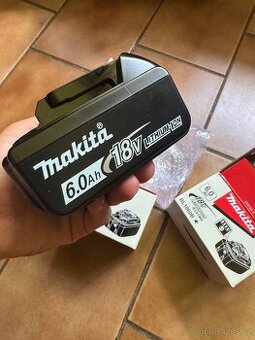 Nove baterie Makita 18V 6Ah