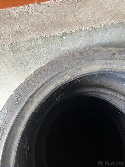 Zimní pneu 245/40/18