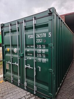 Tmavě zelený námořní kontejner – stylový, moderní.