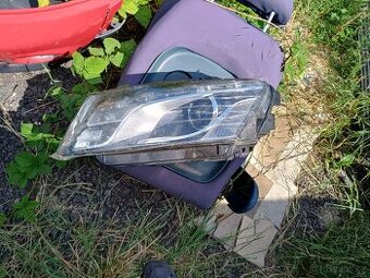 Prodám levé xenon světlo na Audi Q5