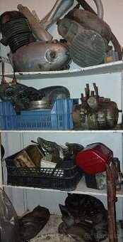 Mix kompletních motoru Jawa panelka 250, pérák díly