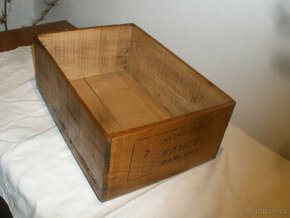 Stará dřevěná bedýnka od ozdob