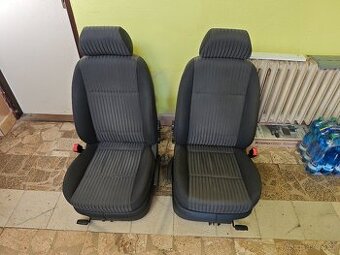 Sedačky s bederní opěrkou a výhřevem - Octavia 1