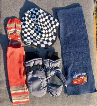 klučičí zimní doplňky - vel. 5/6 let - 4 ks