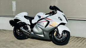 SUZUKI-GSX-1300R-HAYABUSA-145KW-2015-1MAJ-4,800KM-SERVIS-TOP