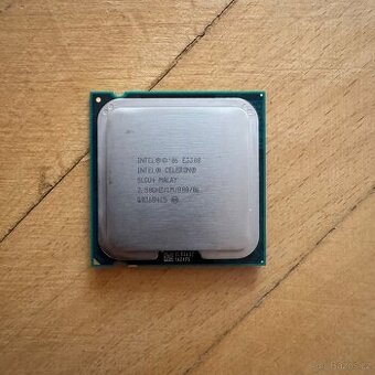 Intel Celeron E3300 Dual‑Core 2,5 GHz Wolfdale‑3M LGA775 1 M