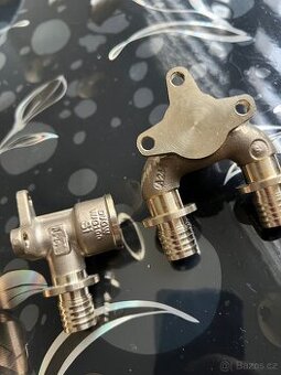 Mosazné kolena, prodloužení, nástěnky + Tangit 17,5–40 mm