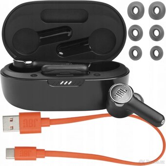 JBL sluchátka quantum tws